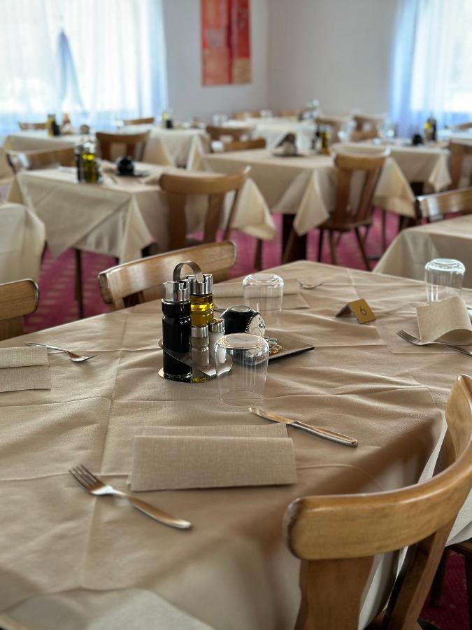 Hotel Acla Filli, Bed&Breakfast Zernez Esterno foto