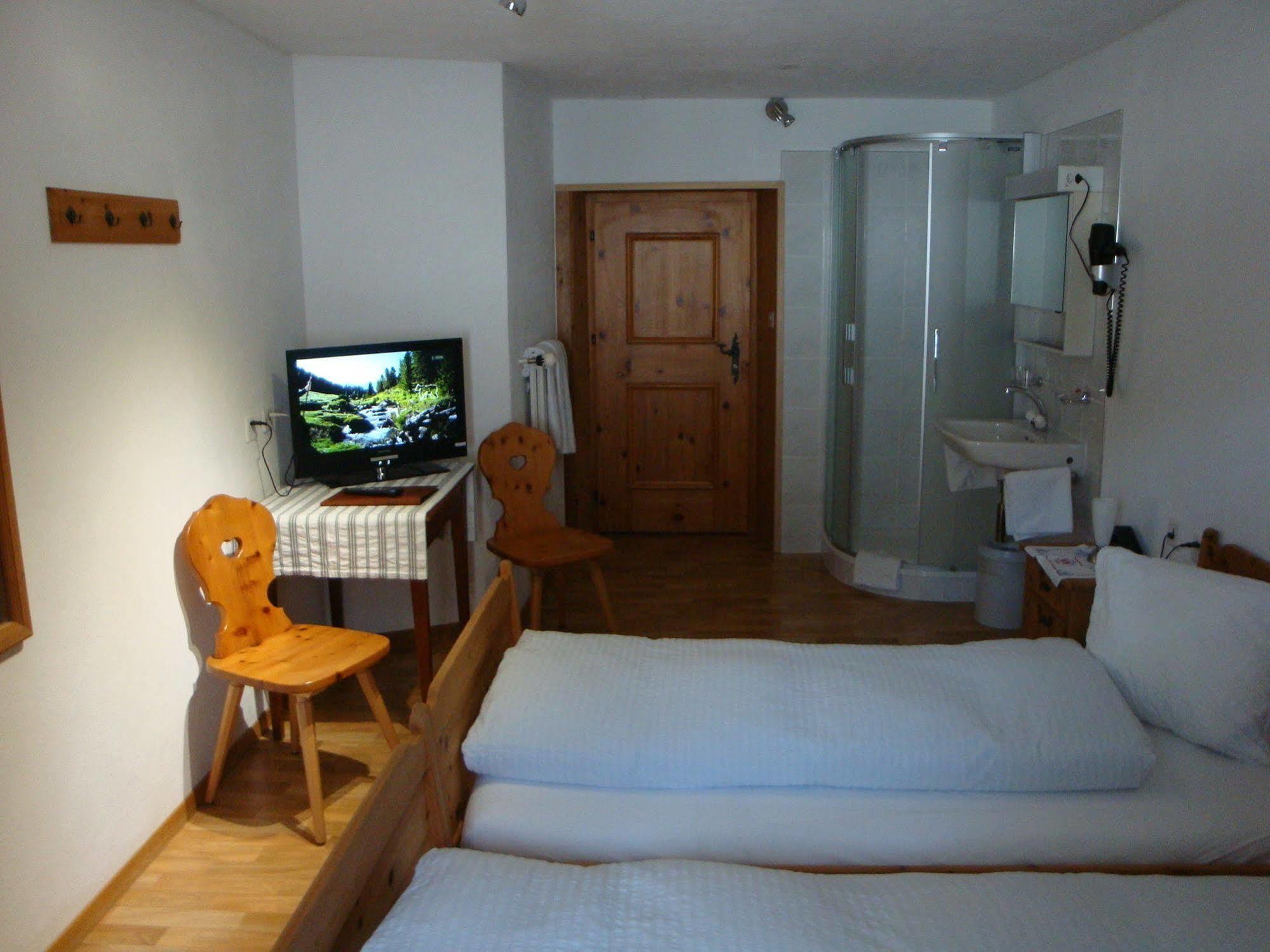 Hotel Acla Filli, Bed&Breakfast Zernez Esterno foto